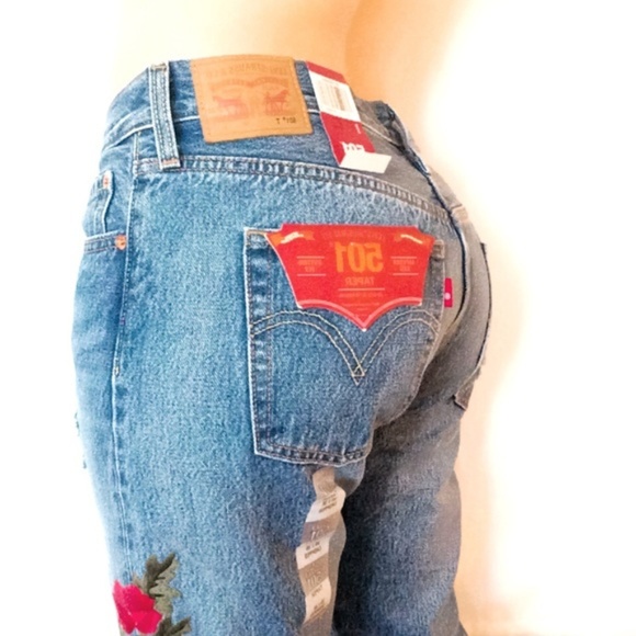 Levi's Denim - NWT Levis 501 button fly jeans high waisted mom 27